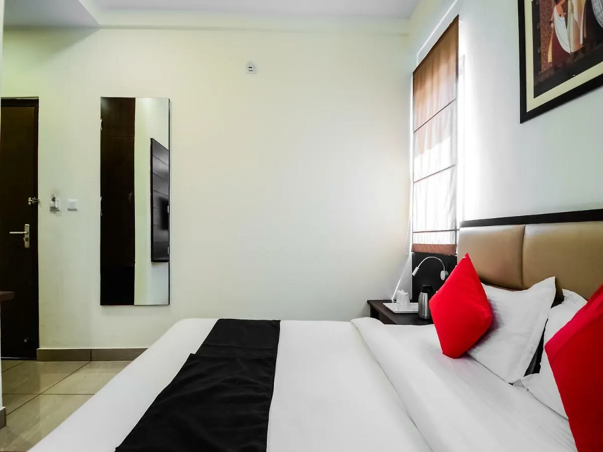 Capital O 35703 Hotel Sarovar Grand Udaipur 3*,