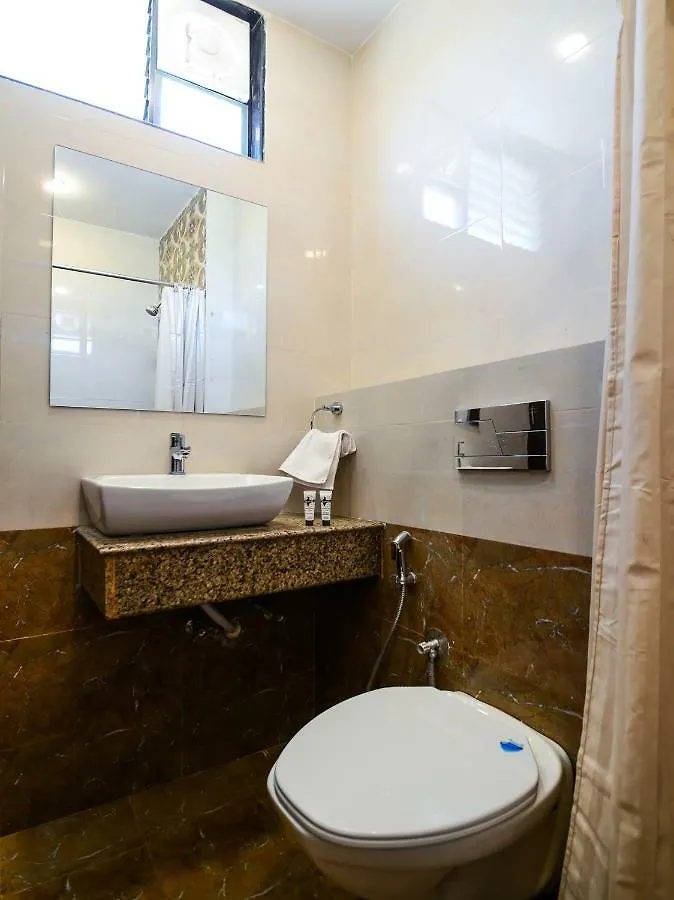***  Capital O 35703 Hotel Sarovar Grand Udaipur India