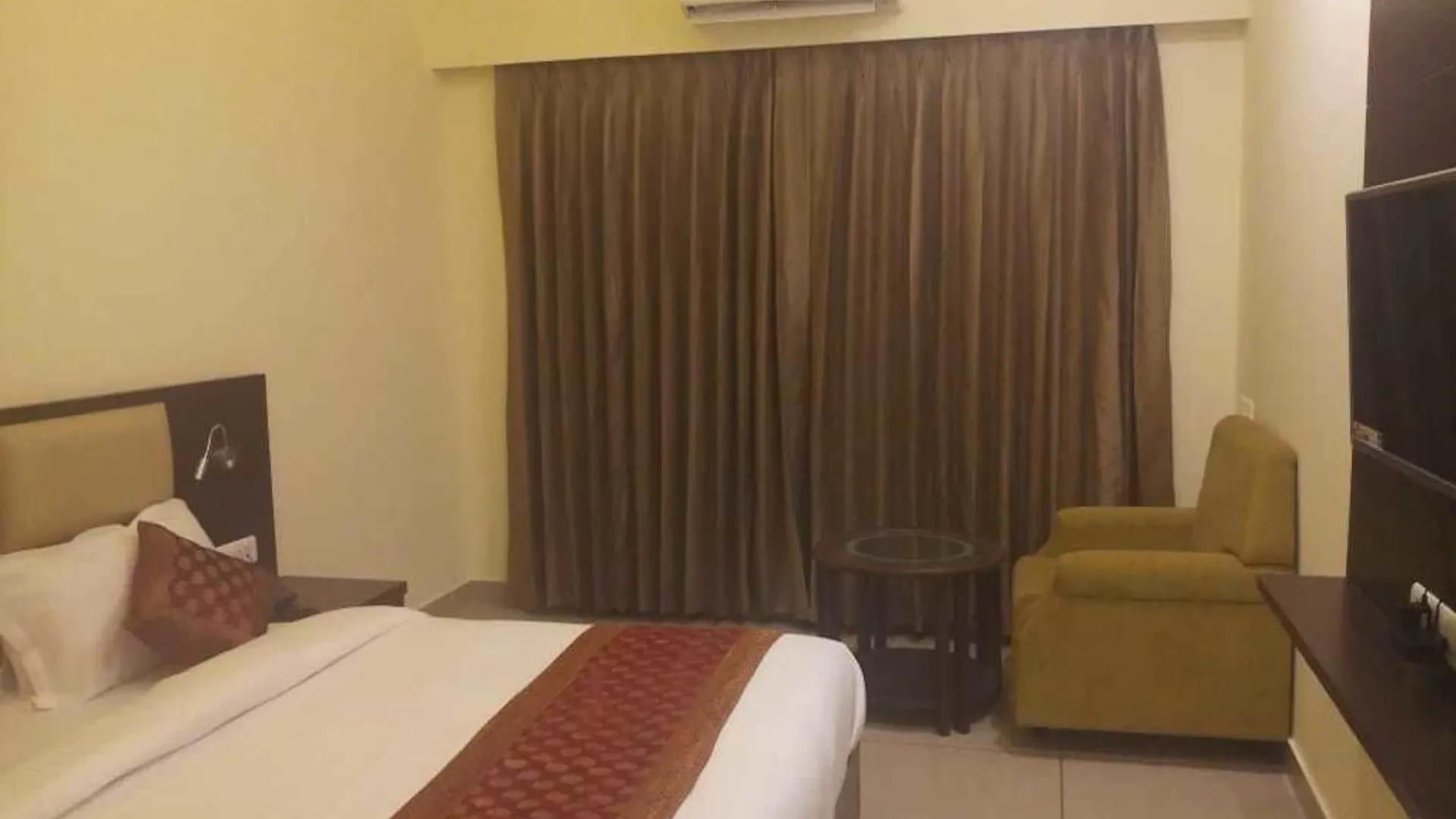 Capital O 35703 Hotel Sarovar Grand Udaipur